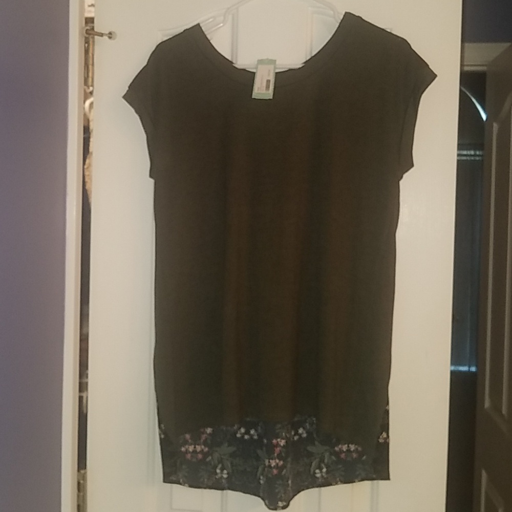 Super cute and comfy casual top NWT